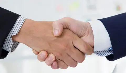 Jak powinien postępować broker ubezpieczeniowy wobec organu nadzoru, aby uniknąć problemów?