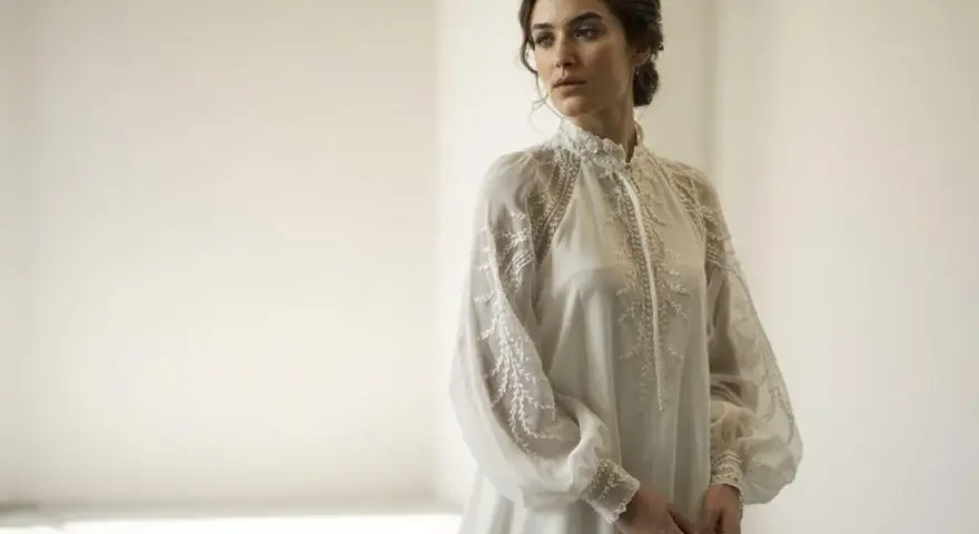 Suknia ślubna retro lata 20 – jak wybrać idealny model i stylizację