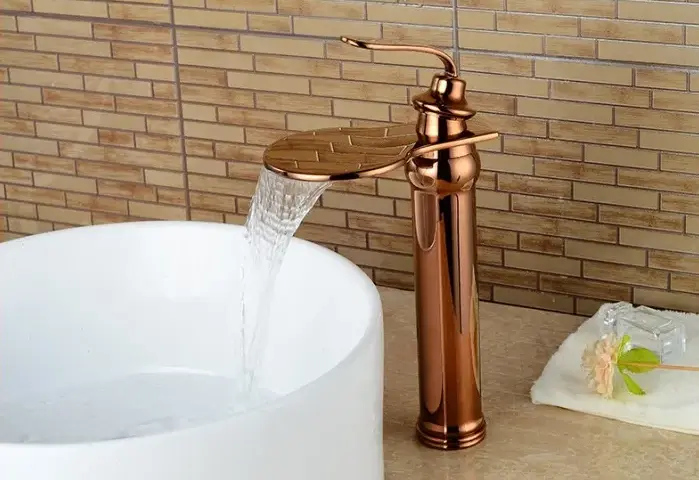 Bateria nablatowa retro – elegancja i styl w Twojej łazience