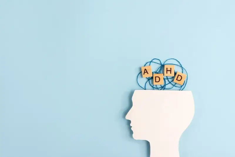Zrozumienie, jak postępować z dzieckiem z ADHD, jest kluczowe. Wizerunek symbolizuje zawiłości myśli.